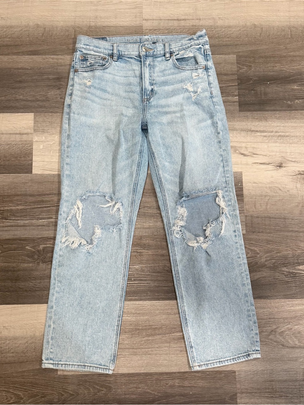American Eagle Super High-Rise Ankle Straight Distressed Light Wash Jeans Size 8